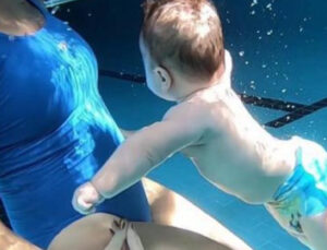 Bebeklerde gelişimi desteklemek için yüzme