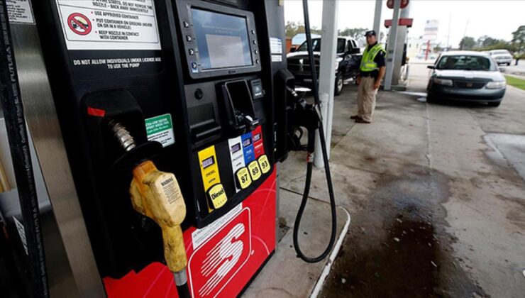 ABD’nin en pahalı benzinini kullanan California’da fiyatlar bir gecede fırladı