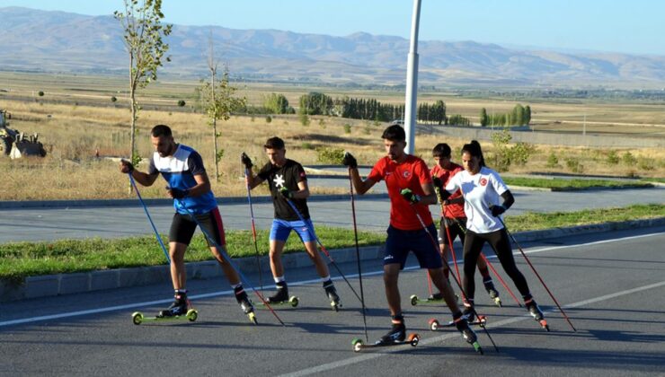 Muş’ta kayaklı koşu sporcuları asfaltta şampiyonalara hazırlanıyor