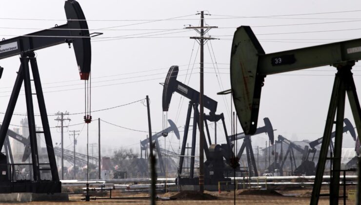 Brent petrolün varil fiyatı 83,39 dolar
