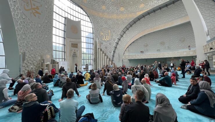 Almanya’da “Açık Cami Günü” düzenlendi