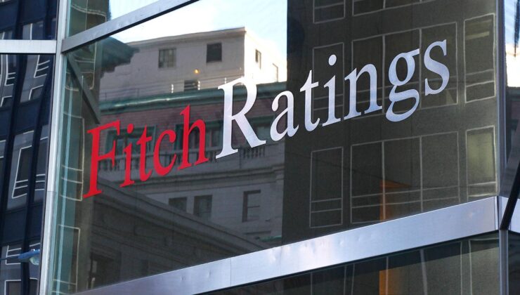 Fitch, İngiltere’nin kredi notu görünümünü negatife çevirdi