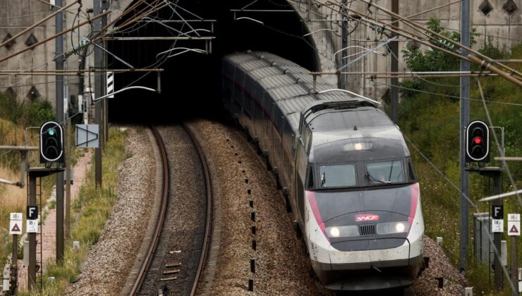 Fransa’da Noel için satılan tren biletleri çok pahalı olduğu gerekçesiyle tepki çekti