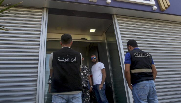 Lübnan’da mudilerin banka baskınları sürüyor