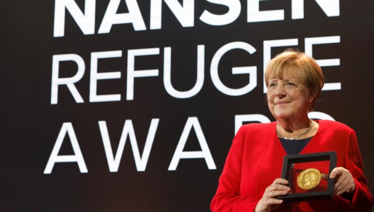 Eski Almanya Başbakanı Merkel, 2022 Nansen Mülteci Ödülünü aldı