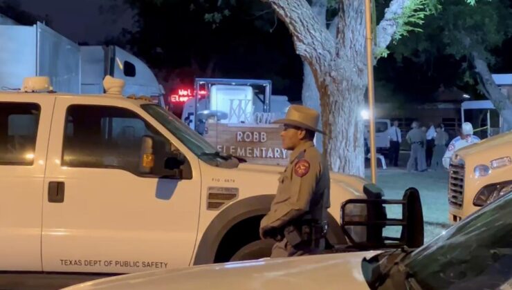 Teksas’taki okul saldırısı: Okul bölgesindeki polislerin görev yerleri değiştirildi