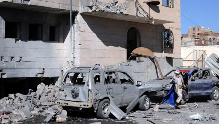 Yemen’de Husiler sivil bir araca saldırdı: 8 yaralı